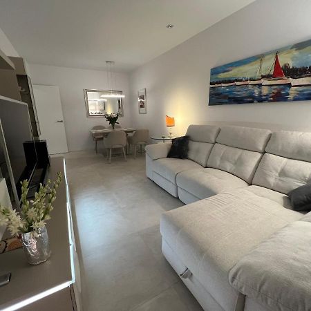 New Build Modern Ap 4 Min Walk To The Beach And Marbella Old Town ภายนอก รูปภาพ
